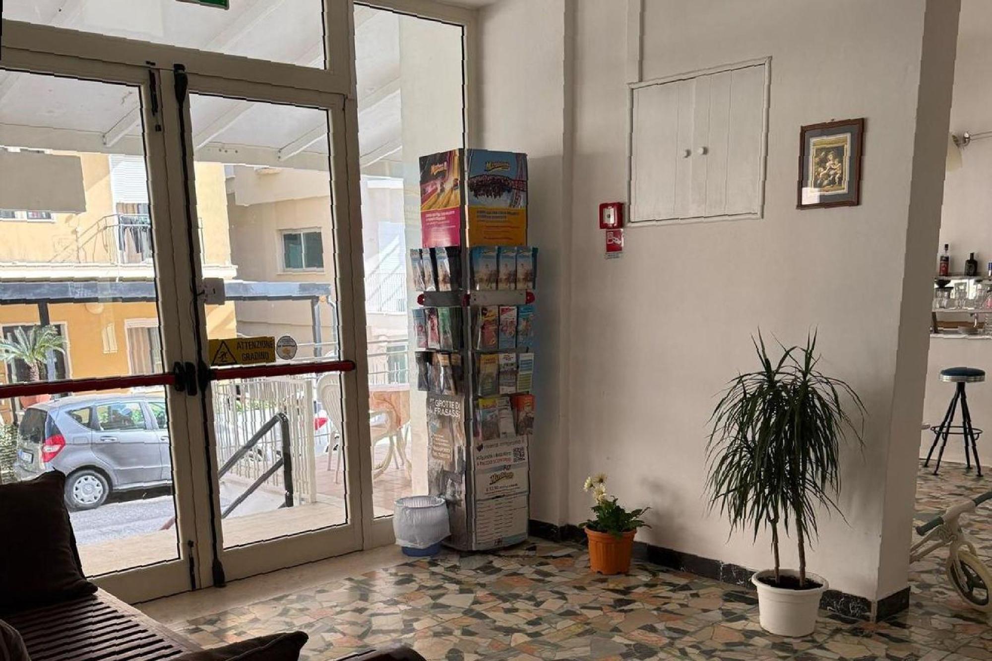 Hotel Nives Rimini Buitenkant foto